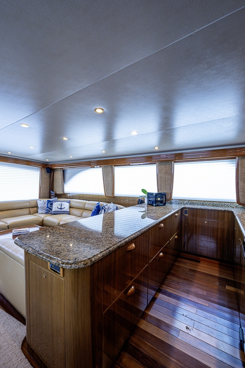 Viking 64 BIG BLUE - Galley