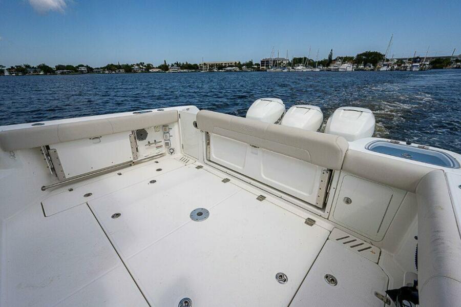 35' 2018 Boston Whaler 345 Conquest