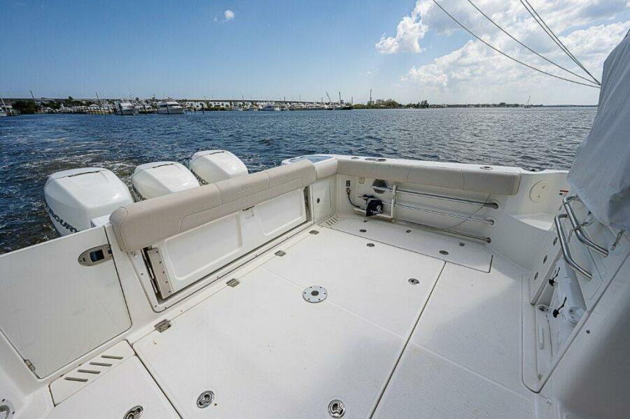 35' 2018 Boston Whaler 345 Conquest