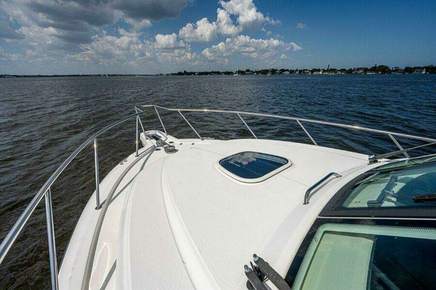 Boston Whaler 345 Conquest - Exterior 