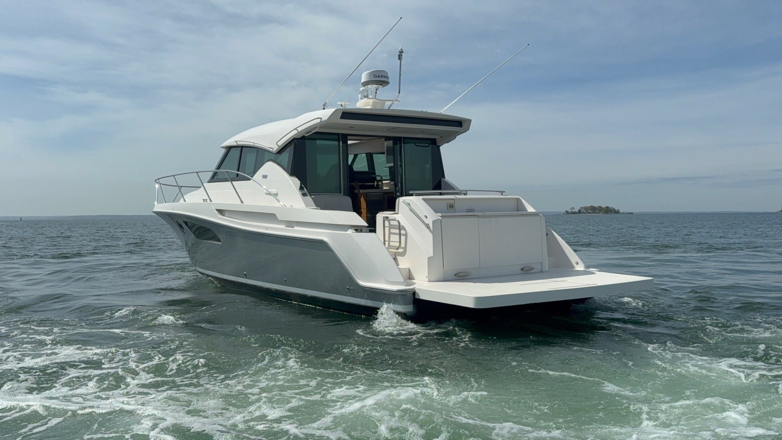 2016 Tiara Yachts C44 Coupe
