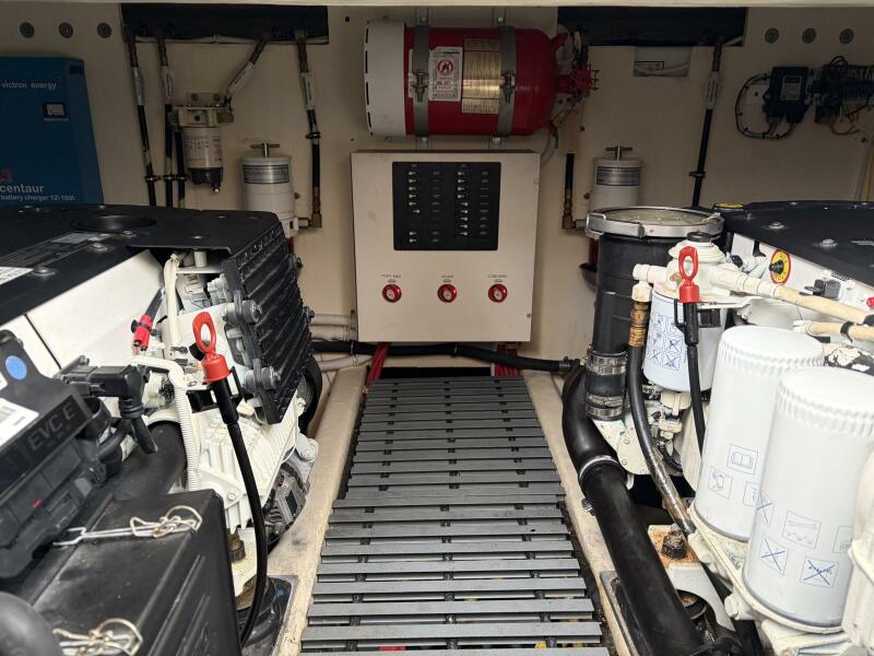 44' 2016 Tiara Yachts C44 Coupe