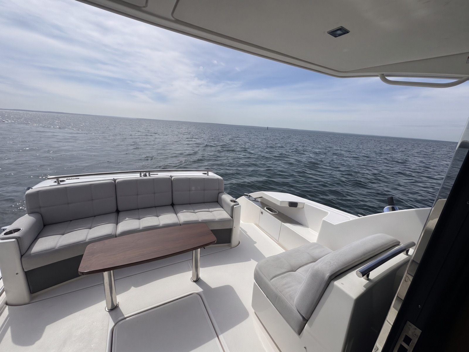 2016 Tiara Yachts C44 Coupe