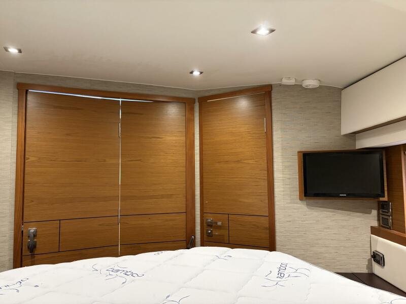 44' 2016 Tiara Yachts C44 Coupe