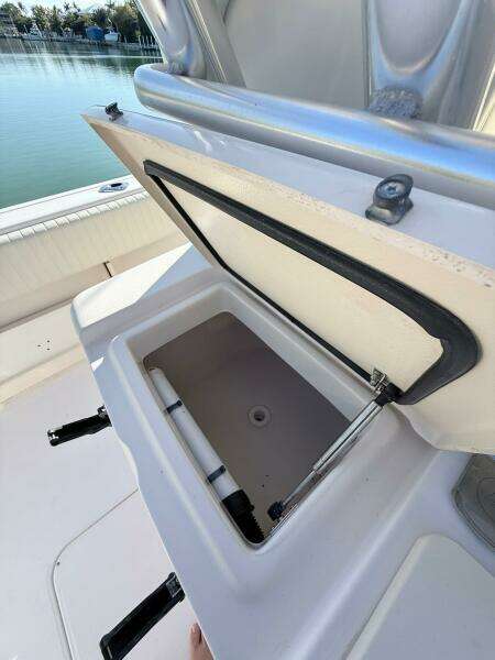 REPOWERED 33ft Grady White Yacht For Sale