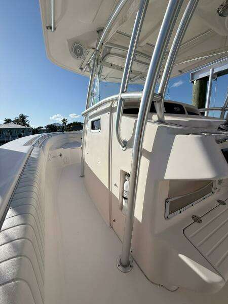 REPOWERED 33ft Grady White Yacht For Sale