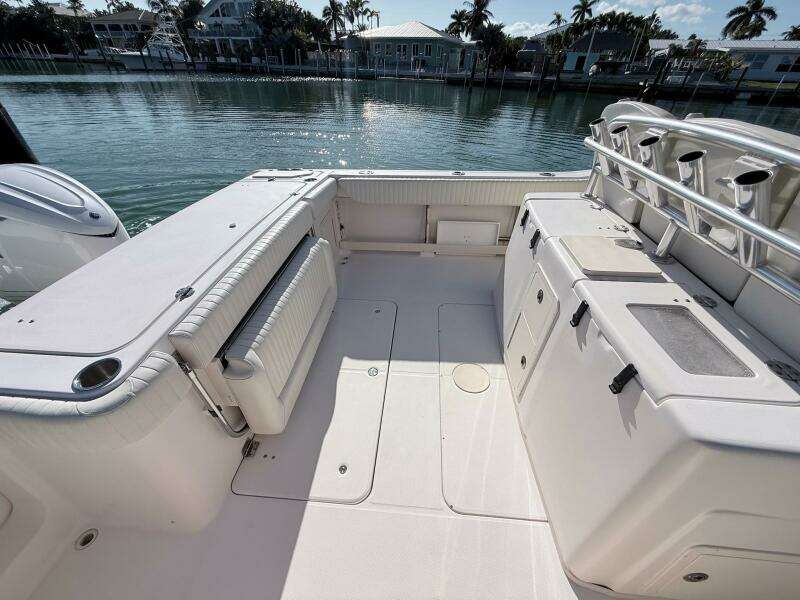 REPOWERED 33ft Grady White Yacht For Sale