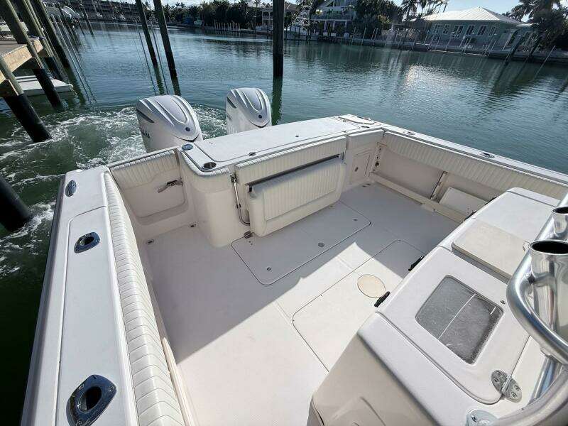 REPOWERED 33ft Grady White Yacht For Sale