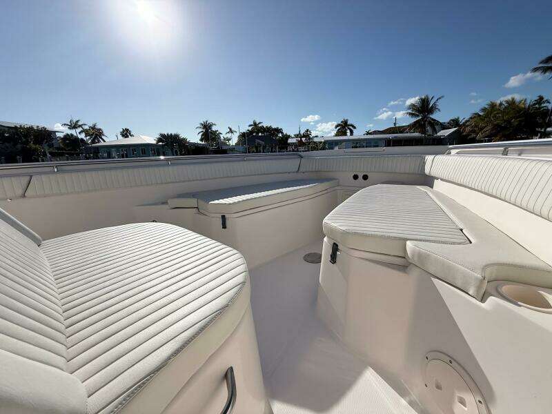 REPOWERED 33ft Grady White Yacht For Sale