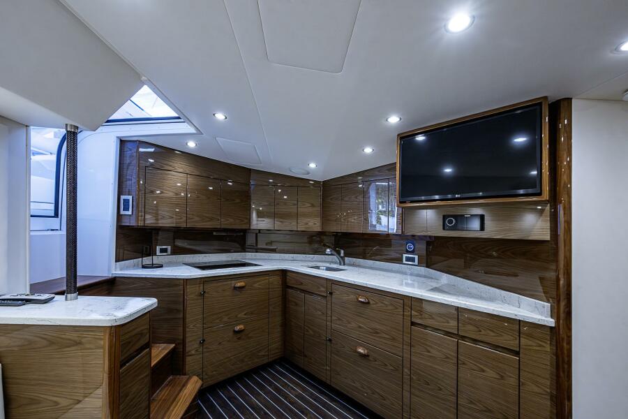 48' 2023 Viking Sport Tower