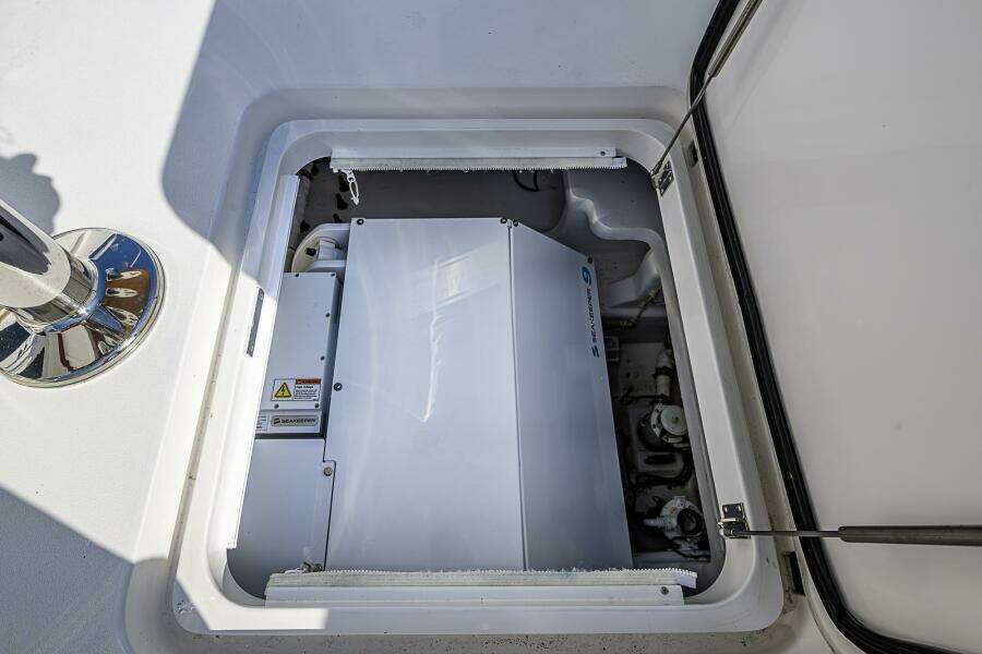 Viking 48 - Salty Soul - Cockpit