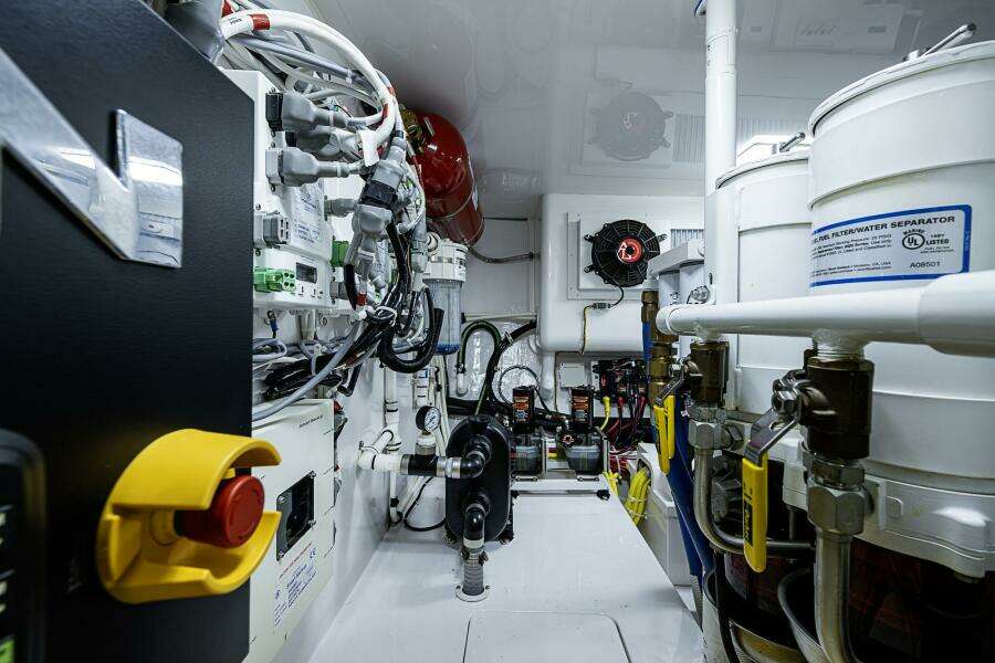 Viking 48 - Salty Soul - Engine Room