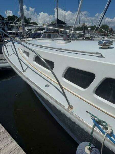 HALF SHELL 40ft Dyer Yacht For Sale