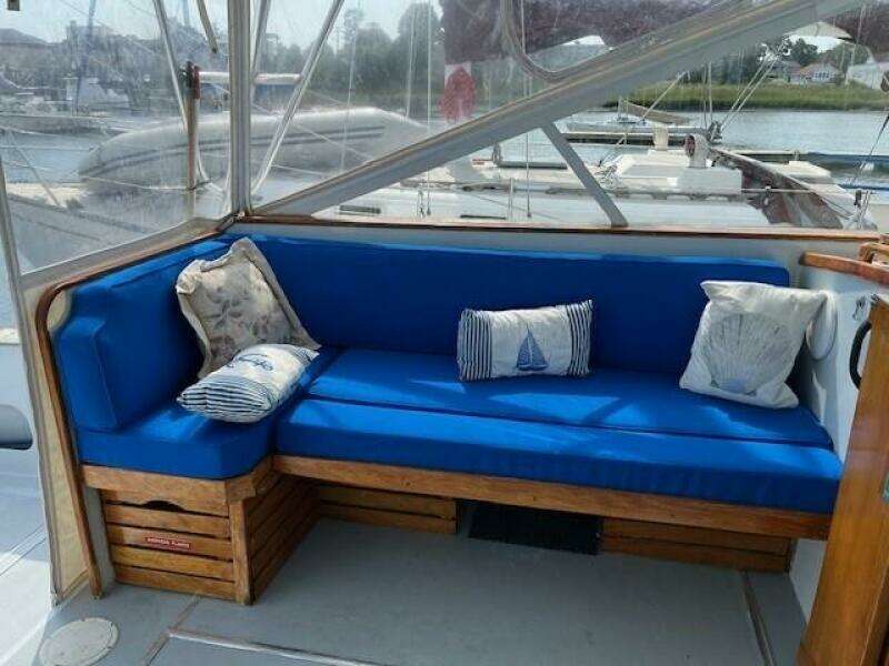 HALF SHELL 40ft Dyer Yacht For Sale