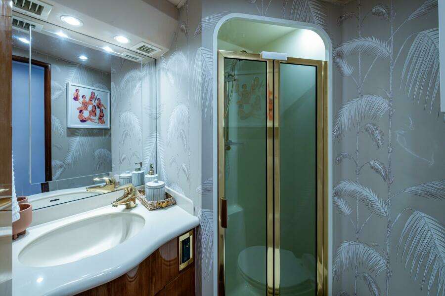 Viking 48 - Sweet Melissa - Guest Head