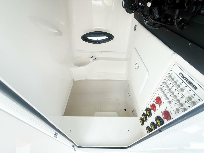 32' 2023 Contender 32 ST