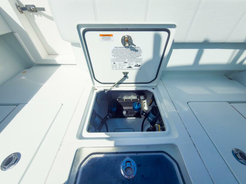 32' 2023 Contender 32 ST