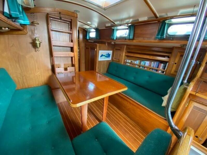 36' 1987 Cape Dory Cape Dory 36