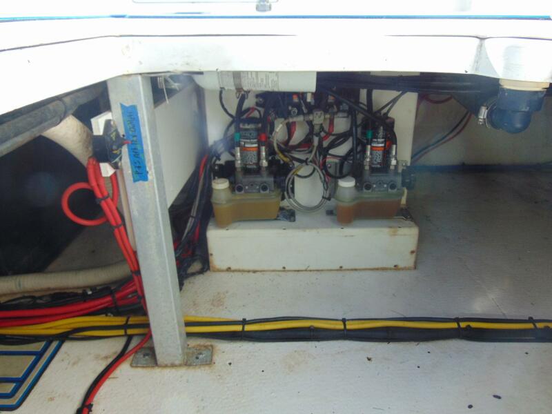 39' 2019 Stamas 390 Tarpon