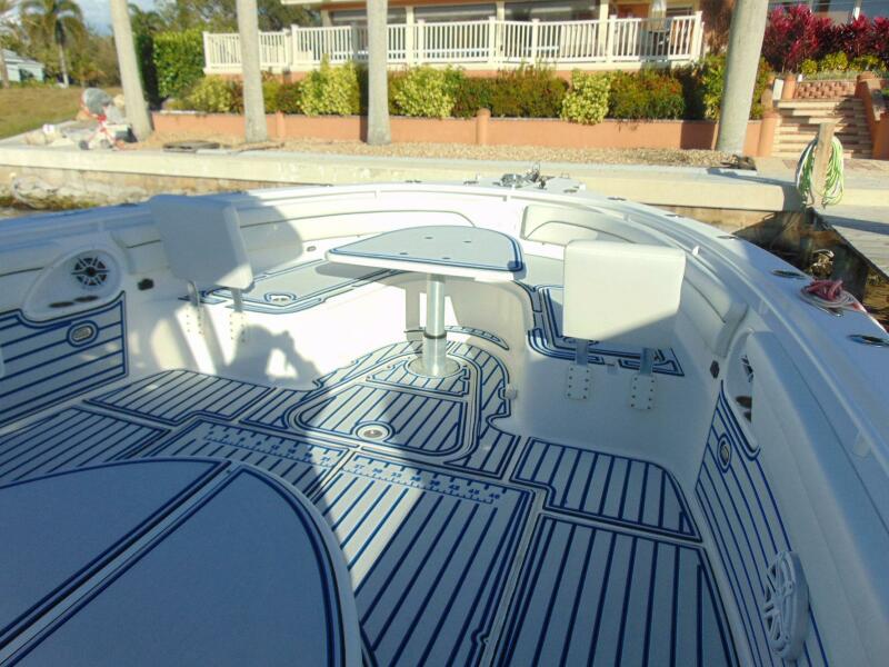 39' 2019 Stamas 390 Tarpon