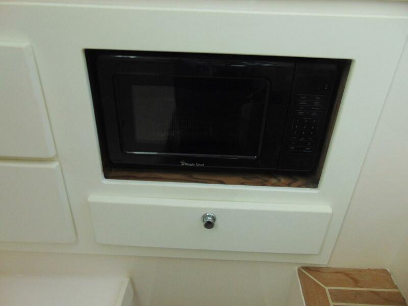 39' 2019 Stamas 390 Tarpon