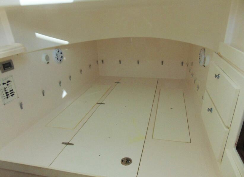 39' 2019 Stamas 390 Tarpon