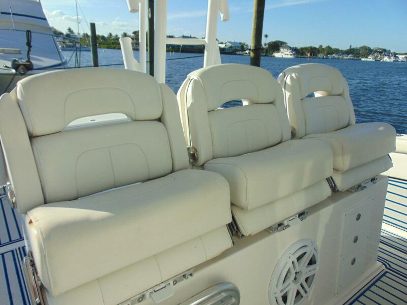 39' 2019 Stamas 390 Tarpon