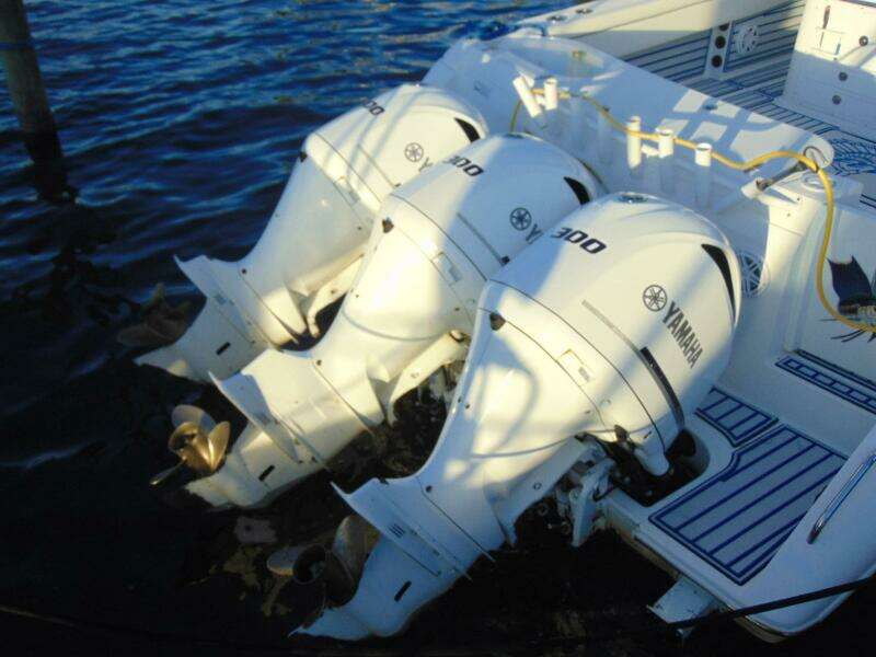 HOOKEN UP 39ft Stamas Yacht For Sale