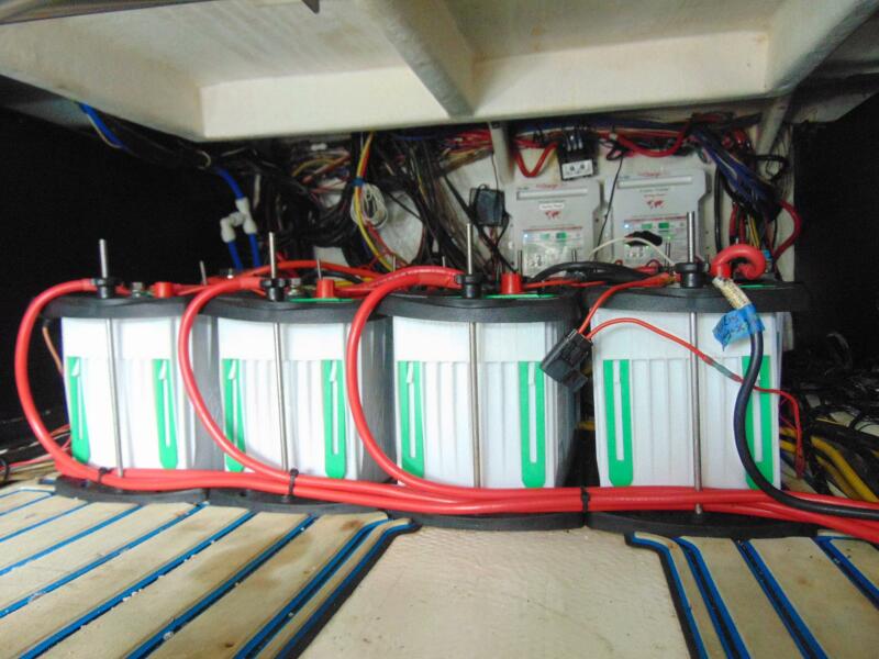 39' 2019 Stamas 390 Tarpon