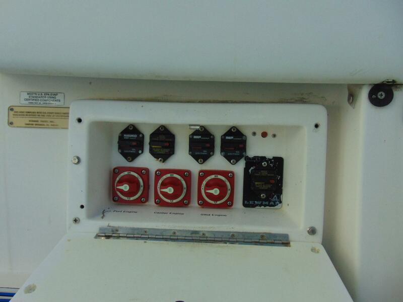 39' 2019 Stamas 390 Tarpon