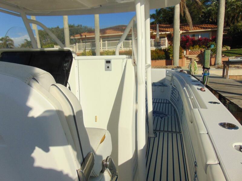 39' 2019 Stamas 390 Tarpon