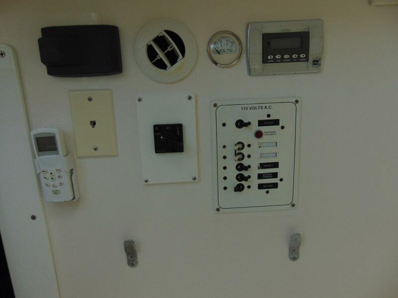 39' 2019 Stamas 390 Tarpon