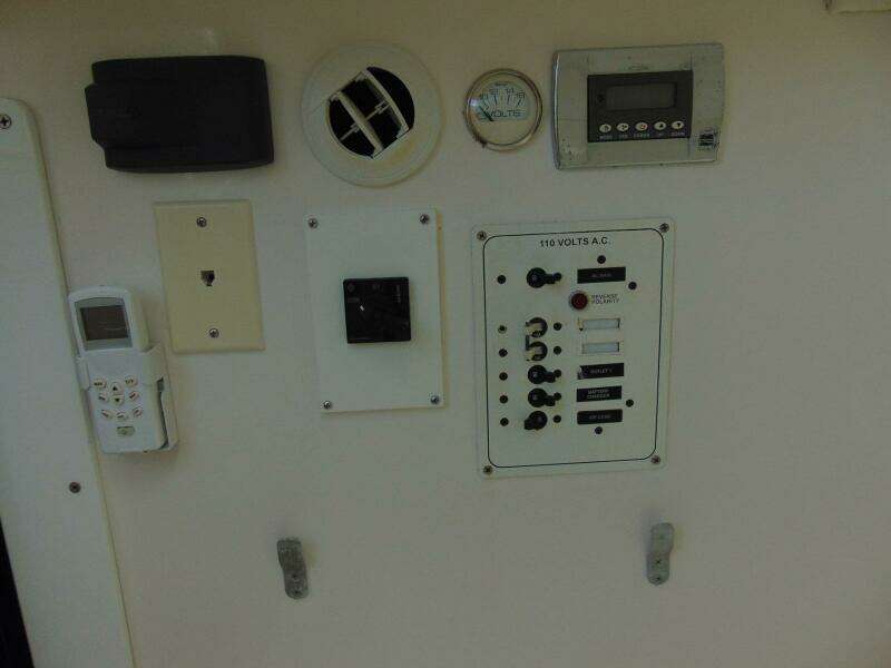 HOOKEN UP 39ft Stamas Yacht For Sale