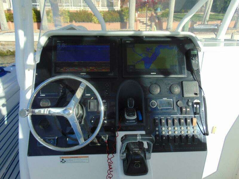 HOOKEN UP 39ft Stamas Yacht For Sale