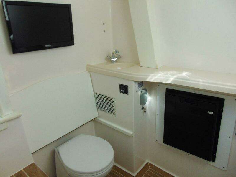 HOOKEN UP 39ft Stamas Yacht For Sale