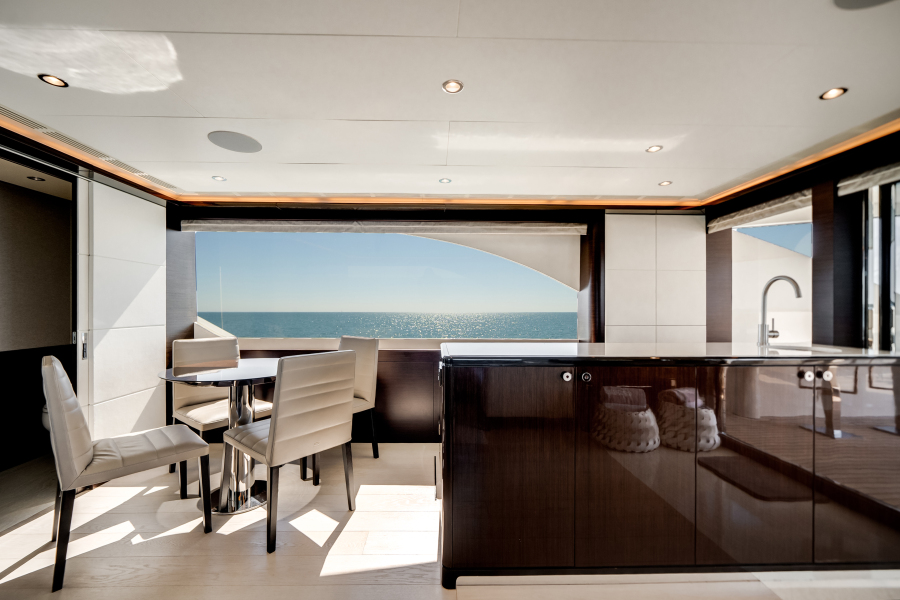 120' 2022 Ocean Alexander 37 L