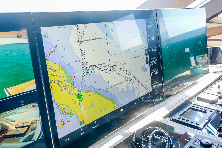 120' 2022 Ocean Alexander 37 L