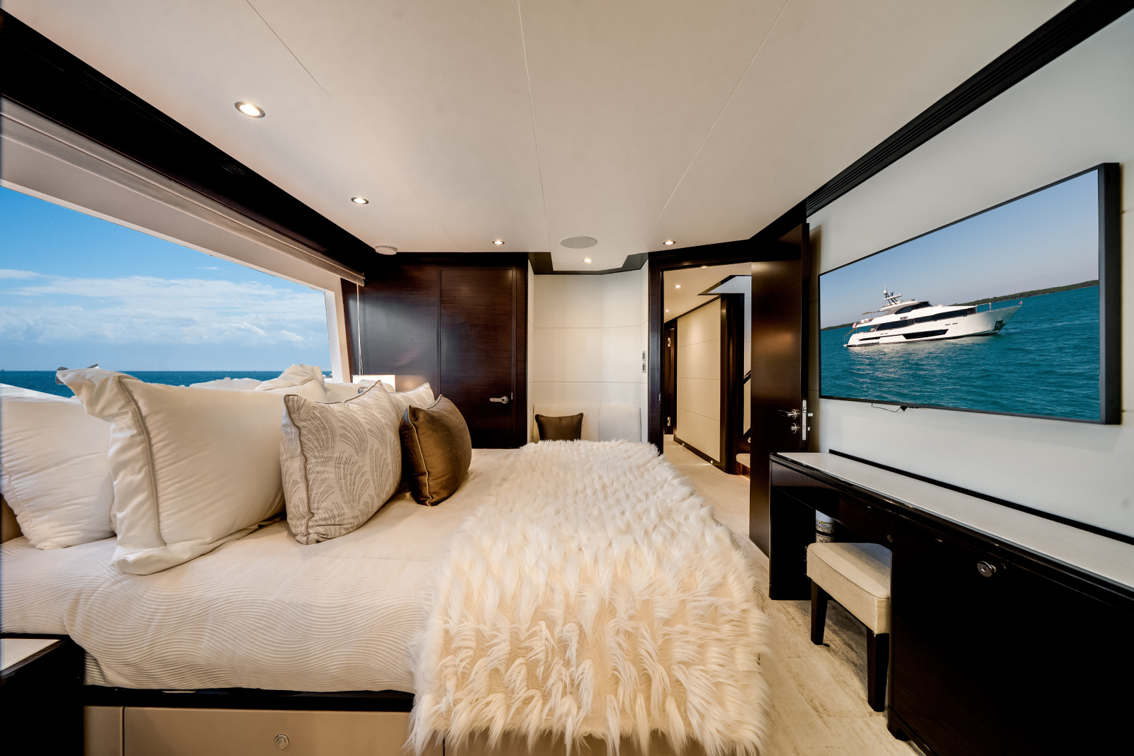 2022 Ocean Alexander 37L