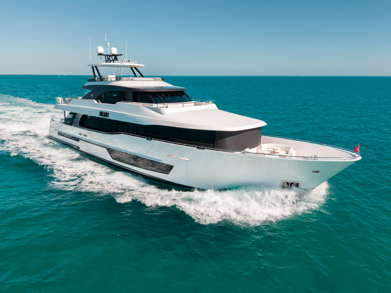 120' 2022 Ocean Alexander 37 L