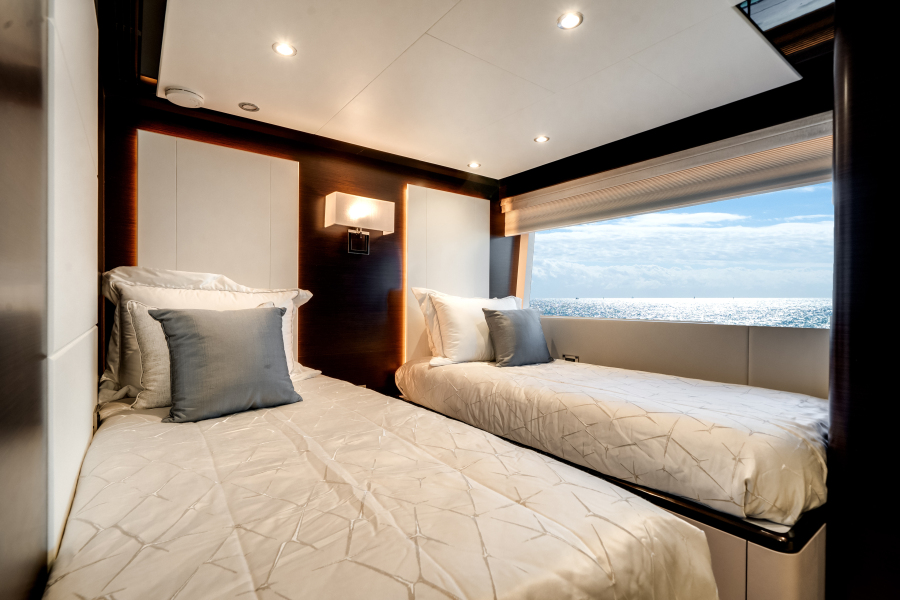 120' 2022 Ocean Alexander 37 L