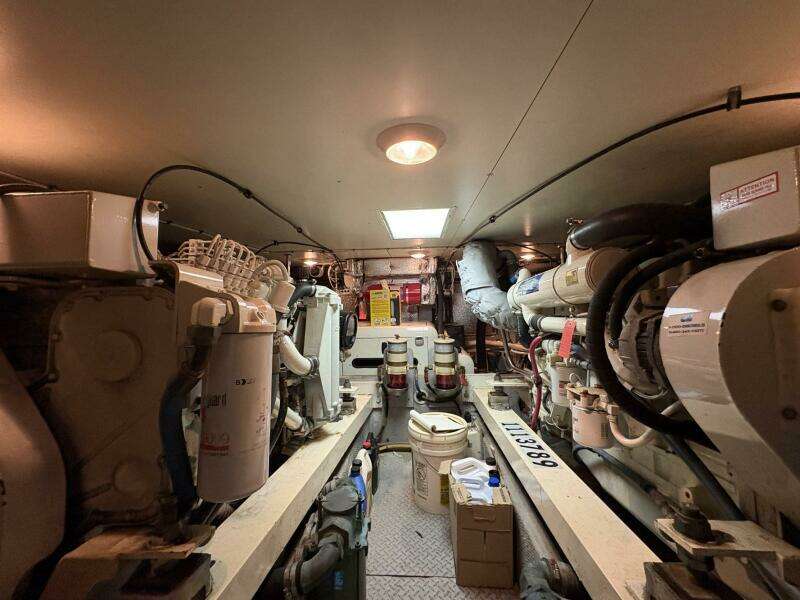 LOLA S ARK III 45ft Silverton Yacht For Sale