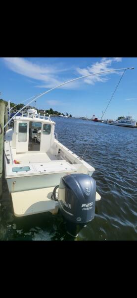 23' 2021 Parker 2320 SL Sport Cabin