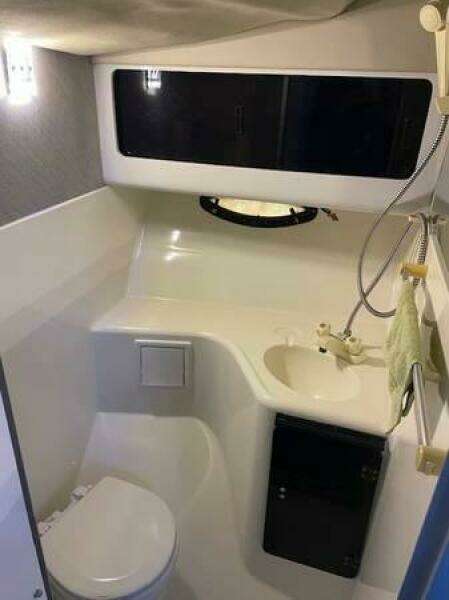 30ft Bayliner Yacht For Sale