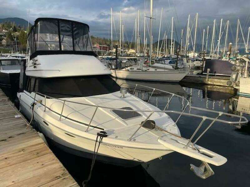 30ft Bayliner Yacht For Sale