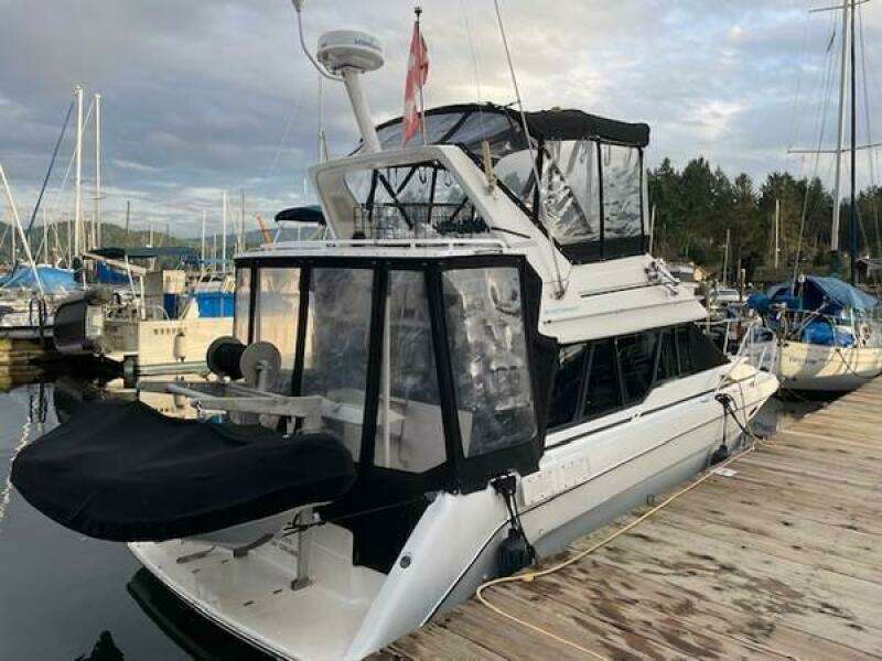 30ft Bayliner Yacht For Sale