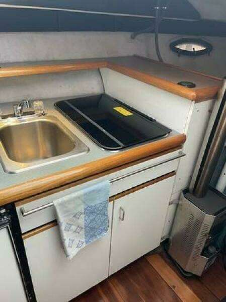 30ft Bayliner Yacht For Sale