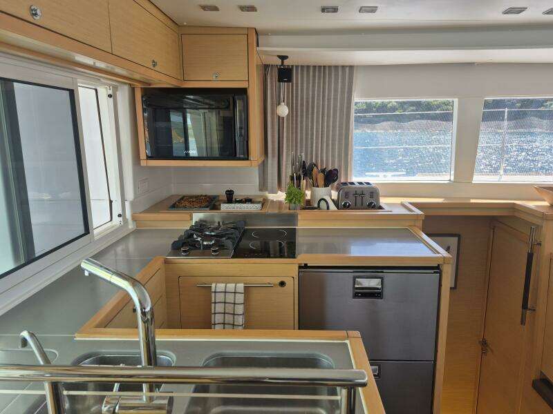 Miss Summer 45ft Lagoon Yacht For Sale