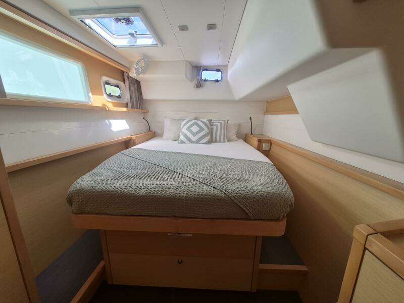 Miss Summer 45ft Lagoon Yacht For Sale