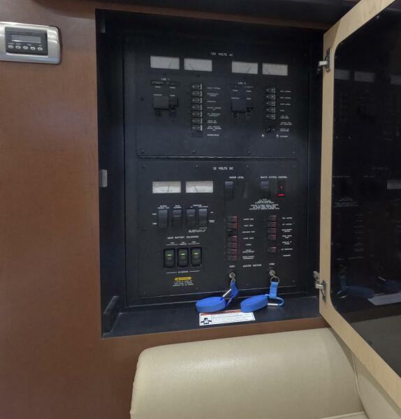 44' 2007 Sea Ray 44 Sedan Bridge