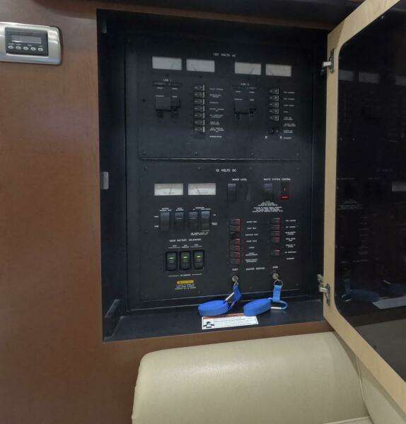 Still Waters 44ft Sea Ray Yacht For Sale